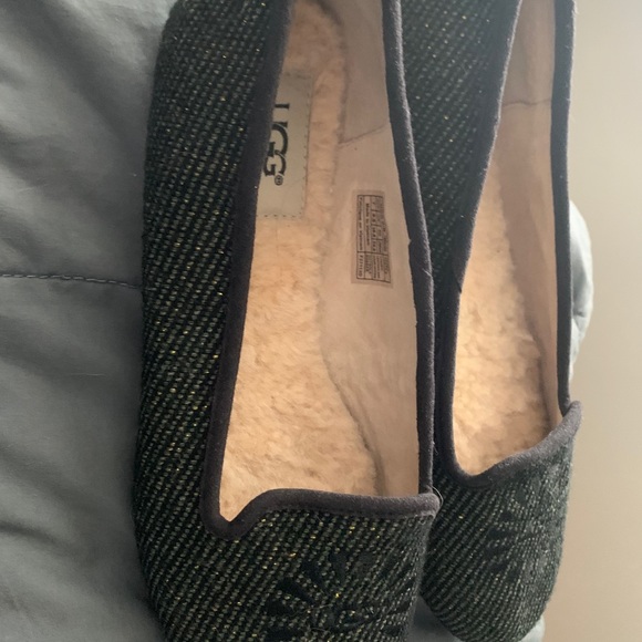 UGG Alloway Slippers-Like New - Picture 3 of 5